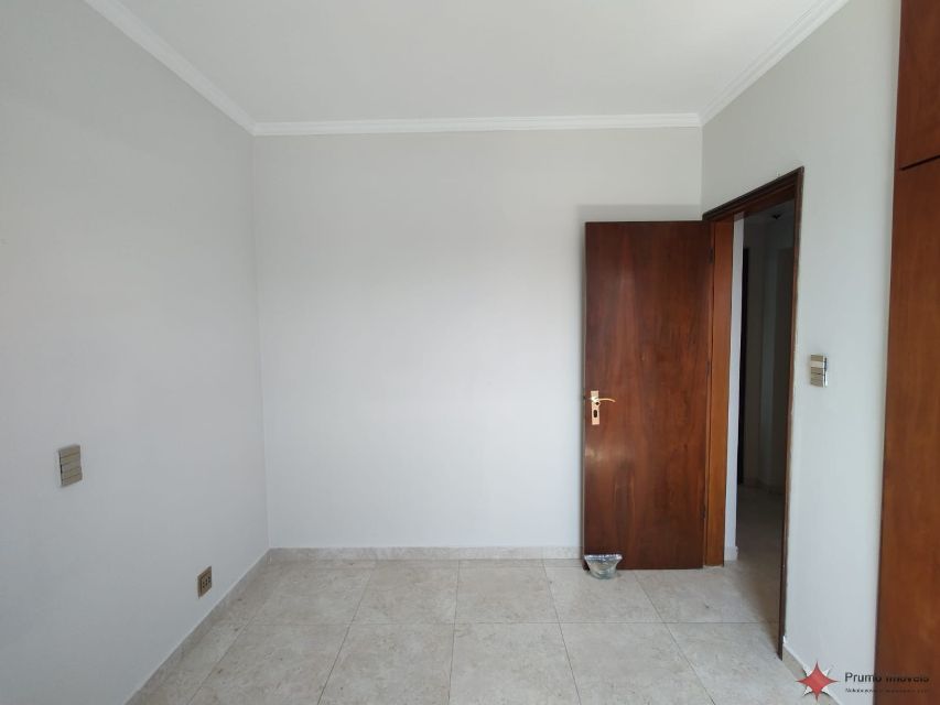 90df4cc4-ac73-494c-84ba-63b103ba1d3a-PRUMO IMOVEIS APARTAMENTO Vila Diva 37132 APTO CONSERVADO, COM 02 DORMITÓRIOS, SALA AMPLIADA, COZINHA PLANEJADA, BANHEIRO SOCIAL, ÁREA DE SERVIÇO, 01 VAGA P/ 01 AUTO. ACABAMENTO EM PISO CERÂMICO, PINTURA NOVA, GUARDA-ROUPA EMBUTIDO.

LOCALIZAÇÃO PRIVILEGIADA,  À 01 QUADRA DA AV. SAPOPEMBA, AO REDOR DA AV. VEREADOR ABEL FERREIRA, AV. RENATA, ETC...

FARTO COMÉRCIO - PRÓXIMO DO FÓRUM REGIONAL IX DA VILA PRUDENTE, CASAS BAHIA, BANCO DA CAIXA, SANTANDER, BRASIL, SUPERMERCADO EXTRA, AÇOUGUE BUENAS CARNES, DROGRARIA SÃO PAULO.

PREFERÊNCIA: CASAL C/ 01 FILHO, PET DE PEQUENO PORTE.

GARANTIA: SEGURO FIANÇA OU FIADOR. 



