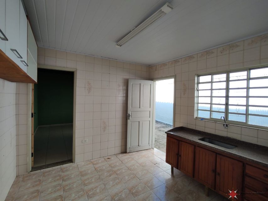 a5721304-6989-4c15-80b9-643e3ebf4aad-PRUMO IMOVEIS CASA Jardim Textil 34370 CASA TÉRREA COM 02 DORMITÓRIOS, SALA DE ESTAR, SALA DE JANTAR, COZINHA, BANHEIRO SOCIAL, ÁREA DE SERVIÇO, SALÃO C/ BANHEIRO, SOTÃO, E 05 VAGAS P/ AUTOS. TERRENO MEDINDO 9 MTS DE FRENTE, 50 MTS DE FUNDO, FECHANDO EM 3,5 MTS, TOPOGRAFIA EM PEQUENO DECLIVÉ. 

LOCALIZADO EM FRENTE AO 58º DISTRITO POLICIAL, PRÓXIMO DA AV. DRº EDUARDO COTCHING, AV. GUILHERME GIORGI. RICO EM TRANSPORTE PÚBLICO - À 20 MINUTOS DA ESTAÇÃO CARRÃO E TATUAPÉ DO METRÔ.

ACESSIVÉL AO COMÉRCIO LOCAL - PADARIA, FARMÁCIA, SUPERMERCADO, MAGAZINES, HOSPITAIS, POSTOS DE COMBUSTIVÉL, HORTI-FRUT, ETC...

GARANTIA: SEGURO FIANÇA OU FIADOR.

