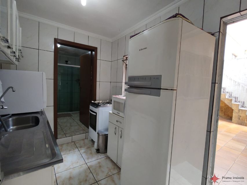 b377cee6-6c68-4bc5-8dec-f88798811689-PRUMO IMOVEIS CASA Vila Antonieta 35755 CASA TÉRREA COM AMPLO ESPAÇO, COM 03 DORMITÓRIOS COM GUARDA-ROUPAS EMBUTIDOS, SALA DE ESTAR, SALA DE JANTAR, COZINHA PLANEJADA, BANHEIROS, ÁREA DE SERVIÇO, QUARTO DE DESPENSA, TERRAÇO GOURMET, QUINTAL, ENTRADAS INDEPENDENTES, E 02 VAGAS COBERTA P/ AUTOS. 

TERRENO MEDINDO 8 MTS DE FRENTE, POR 27 MTS DE FUNDO, ENCERRANDO ÁREA TOTAL DE TERRENO EM 216 MTS.

LOCALIZAÇÃO PRIVILEGIADA, À 02 QUADRAS DA AV. INCONFIDÊNCIA MINEIRA, E À 01 QUADRA DA AV. NACIONALISTA. FARTO COMÉRCIO AO REDOR - BANCOS, PADARIA, AÇOUGUE, SUPEMERCADO, POSTO DE COMBUSTIVÉL, POSTO DE SAÚDE, FARMÁCIA, RESTAURANTES, PIZZARIA, ETC...

ACESSIVÉL AO TRANSPORTE PÚBLICO - PRÓXIMO DO PONTO DE ÔNIBUS. 

AGENDE SUA VISITA E NÃO PERCA ESTA OPORTUNIDADE. 

