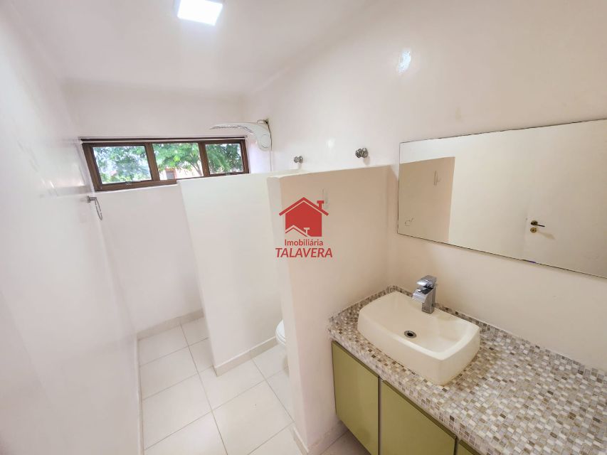 016d4889-15fc-405d-a0b3-36b26f409533-TALAVERA CASA Jardim Sao Caetano 18133 EXCLUSIVIDADE
Dimensões, características e localização do imóvel:

277m²
03 dormitórios sendo 1 suíte máster com closet e varanda - sala para 03 ambientes - lavabo - copa - cozinha com despensa - área de serviço - dependência de empregada com banheiro social - 04 vagas de garagem. Área de lazer com jardim - espaço gourmet com churrasqueira e forno.

Vamos visitar?