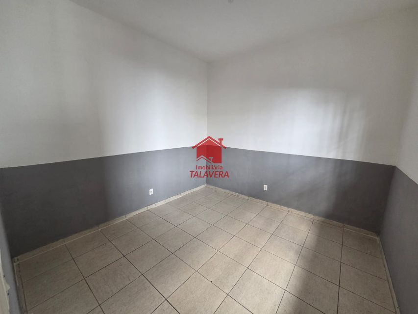 0344dac9-4013-478f-a85d-6acc01680c19-TALAVERA CASA Santa Paula 21054 Casa térrea com 01 dormitório, 01 sala, 01 cozinha, 01 banheiro social e 01 área de serviço. Imóvel com 03 casas no quintal.
Água divide
Luz independente.