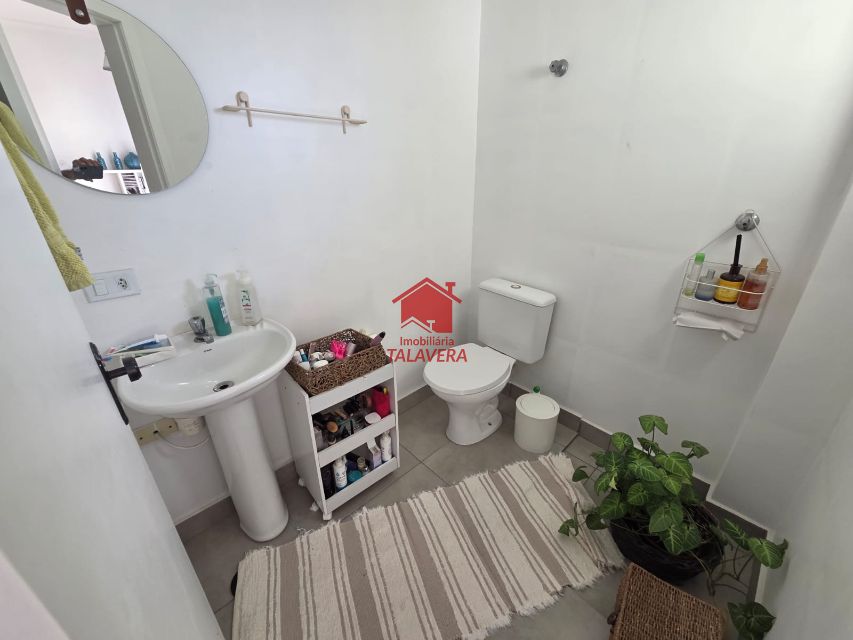 05e6b11b-a0f5-4095-82ca-c2bc9b5e2284-TALAVERA APARTAMENTO VILA VALPARAISO 21186 Apartamento de 100m² com 03 dormitórios sendo 01 suíte com sacada  , 01 sala para 02 ambientes, 01 cozinha planejada ,01 banheiro social ,01area de serviço ,02 vagas de garagem.

Diferenciais 

Rack, mesa com 06 cadeiras , armários, fogão, geladeira , micro-ondas, lavadora e mesa com 2 cadeiras 


Imóvel fica bem localizado 



Vamos visitar?
