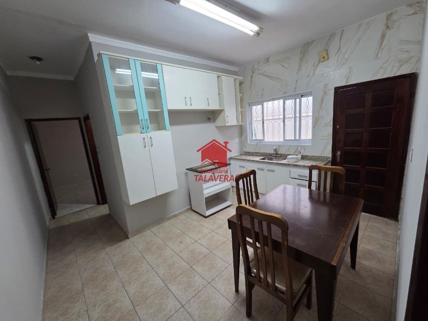 06f46c75-2f33-48fd-8890-3177c07d1583-TALAVERA CASA Ceramica 20719 Térrea de 150m² com 03 dormitórios sendo 01 suíte , 01 sala, 01 cozinha ,01 banheiro social, 01 área de serviço com churrasqueira, 02 vagas de garagem 

Imóvel fica bem localizado 

Vamos visitar?

