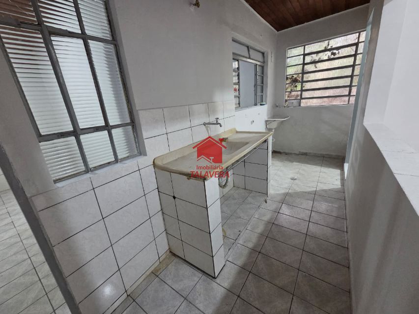 09135456-c86e-4a4f-bb25-bf8880f8044e-TALAVERA CASA Nova Gerty 21133 Casa Térrea  de 35m² com 02 dormitórios pequenos , 01 sala, 01 cozinha ,01 banheiro , 01 área de serviço.

Sem vaga de garagem 



Imóvel fica bem localizado  .

Vamos visitar?
