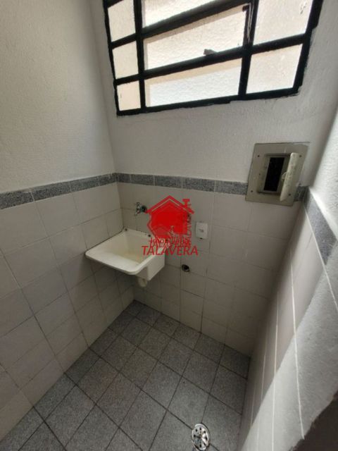 0a911dec-69c1-402a-ba27-4c4c4ffdb40d-TALAVERA CASA Santo Antonio 19525 02 andares, sendo o primeiro com cozinha, área de serviço. Segundo andar com dormitório e banheiro.

Vamos agendar uma visita?