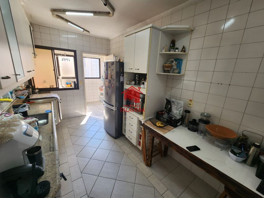 0b4db0b5-2f15-49f7-a2e0-2c34557b2606-TALAVERA APARTAMENTO Ceramica 19718 Andar alto
Apartamento com 107m
03 dormitórios sendo 01 com suíte - sala 02 ambientes com sacada - cozinha - 02 banheiros - área de serviço - 02 vagas. Prédio com elevador, salão de festas e piscina. 