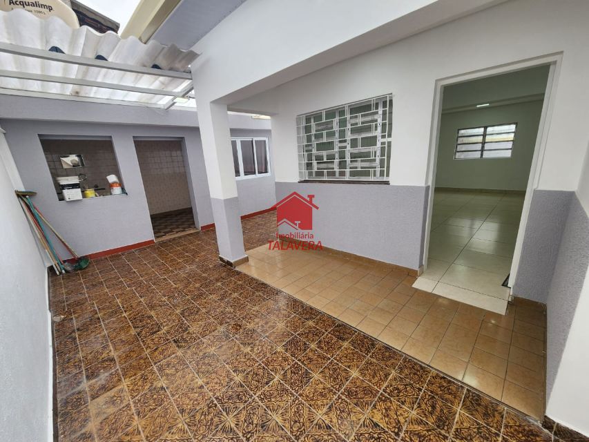 0da3386d-07a9-4aec-88cd-cda90d428a2b-TALAVERA CASA Osvaldo Cruz 19992 Apartamento de 260m² com 02 dormitórios, 01 sala, 01 cozinha ,02 banheiros, 01 copa ,01 área de serviço  01 quintal , 05 vagas  de garagem.

Imóvel fica próximo á Visconde de Inhauma .

Vamos visitar?
