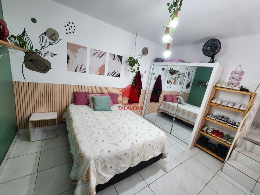 0f65e27b-f58d-4050-8303-558f5e0abc1f-TALAVERA CASA Nova Gerty 20053 Casa da frente 03 dormitórios - sala - cozinha - 01 banheiro - área de serviço - quintal - 02 vagas.

Casa dos fundos 02 dormitórios - sala - cozinha - 02 banheiros - área de serviço.

08,00 x 35,00 
276m

Vamos visitar?