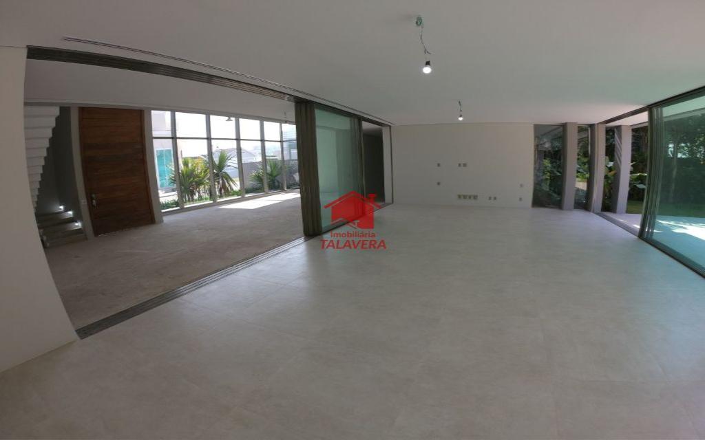 TALAVERA SOBRADO Ceramica 9029 Imóvel de Luxo Residencial!
O imóvel encontra-se em um local privilegiado. No bairro mais valorizado da cidade. Acesso ao Park Shopping São Caetano, Hospital São Luiz e Parque Chico Mendes. Acesso fácil e rápido para São Paulo, São Bernardo do Campo e Santo André. Diversas opções de comércios como farmácias, lojas, perfumarias, padarias e muito mais.

A região é ótima para você que busca praticidade, segurança e entretenimento, agende já uma visita!

Principais características:
Infraestrutura - Localização - Acabamento - Arborização - Energia subterrânea - Piscina

Dimensões e características do Imóvel:
Área Construída: 950m²
Área do Terreno: 850m²
06 suítes, sendo 01 suíte reversível em escritório - 01 suíte para colaborador - 01 suíte master com closet e banheiro duplo - infraestrutura para instalação de SPA e piso aquecido - 10 banheiros - sendo 06 no 1° pavimento e 04 no térreo - 06 vagas, sendo 04 cobertas e 02 descobertas.

Vamos visitar?
05/04/2022