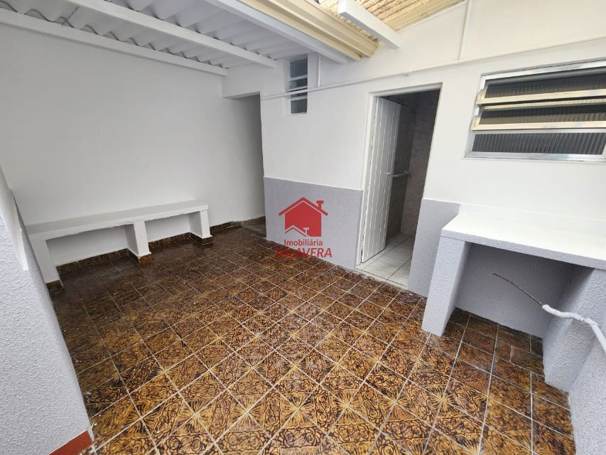 1487b3f6-601a-4e37-9d1f-6083ba518b6e-TALAVERA CASA Osvaldo Cruz 19989 Apartamento de 260m² com 02 dormitórios, 01 sala, 01 cozinha ,02 banheiros, 01 copa ,01 área de serviço  01 quintal , 05 vagas  de garagem.

Imóvel fica próximo á Visconde de Inhauma .

Vamos visitar?
