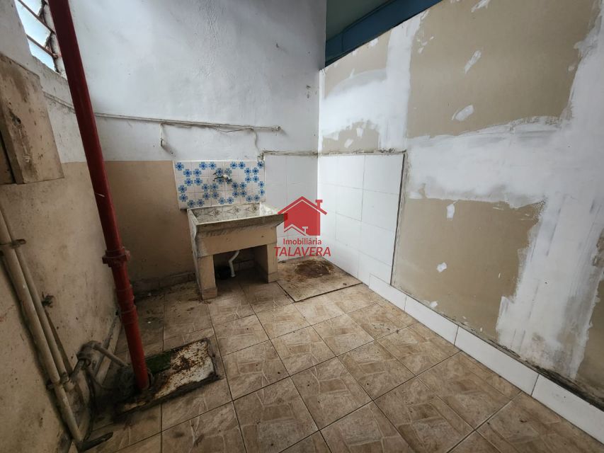 149f4222-415b-4716-8c2c-5da5b404c13b-TALAVERA COMERCIAL Osvaldo Cruz 20118 Salão Comercial 

Salões Principais 80 m²

Piso Superior 
02 banheiros 
03  salas 


Piso Inferior 
130m² 

02 banheiros 
03 salas 
01 corredor aberto 

Imovel fica muito bem localizado 

Vamos Visitar 