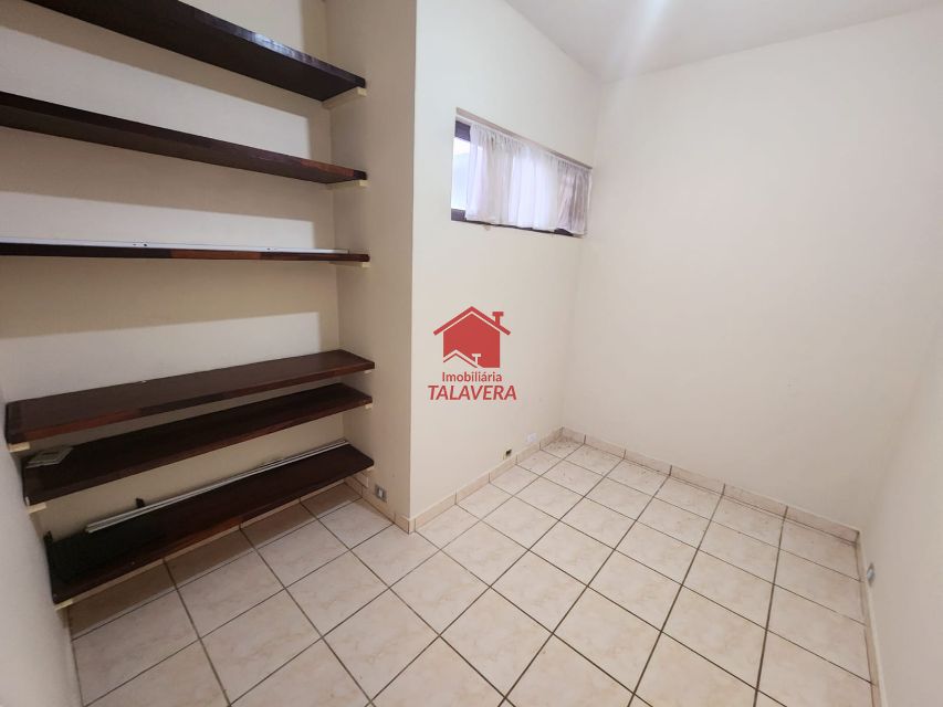 14c558f3-5b67-459a-ab57-e04274780072-TALAVERA CASA Jardim Sao Caetano 18123 EXCLUSIVIDADE
Dimensões, características e localização do imóvel:

277m²
03 dormitórios sendo 1 suíte máster com closet e varanda - sala para 03 ambientes - lavabo - copa - cozinha com despensa - área de serviço - dependência de empregada com banheiro social - 04 vagas de garagem. Área de lazer com jardim - espaço gourmet com churrasqueira e forno.

Vamos visitar?