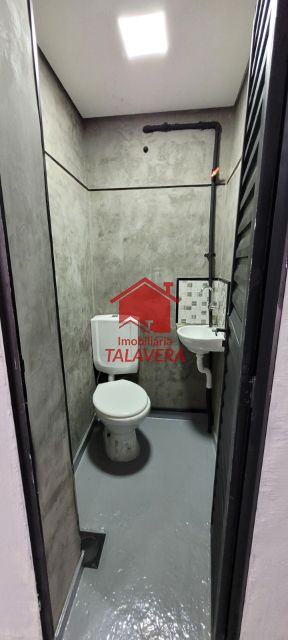 15fdd216-70f4-4378-be37-3a34f77a5e30-TALAVERA COMERCIAL Sao Jose 19979 Oportunidade Única! 

Imóvel Comercial para Locação – Vila São José

Já pensou em assumir um ponto histórico da cidade e transformá-lo em um negócio de alto potencial?

Este imovel comercial de 90 m² foi por mais de 33 anos a tradicional Pizzaria O Marujo, a primeira da Vila São José, localizada ao lado do famoso Bar do Peixe (desde 1963)

O imóvel abrigou a Pizzaria O Marujo (1992–2024), referência para milhares de clientes.
Décadas de tradição em um endereço de alto fluxo e reconhecimento.
Localização privilegiada: ao lado de um dos bares mais conhecidos da região e grande sao paulo
Estrutura diferenciada, pronta para operar no modelo similar a dark kitchen, otimizando espaço e reduzindo custos.

Otima localização 

Vamos Visitar ?

