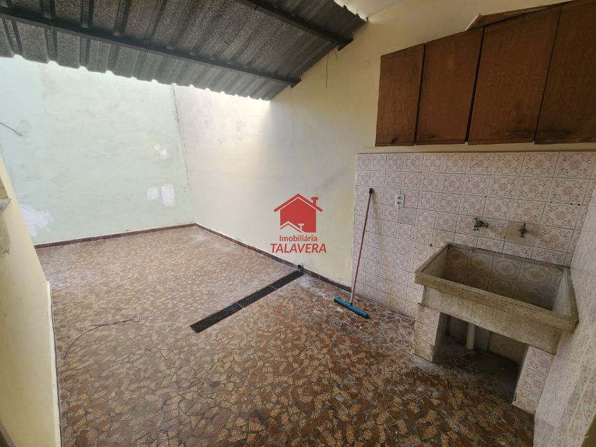 16b842bd-76ee-4909-8a73-f2fea7a465f4-TALAVERA SOBRADO Osvaldo Cruz 19676 Sobrado de 85m² com 03 dormitórios, 01 sala para, 01 cozinha ,01 banheiro social, 01 área de serviço,01 vaga de garagem 

Imóvel fica bem localizado 

Vamos visitar?
