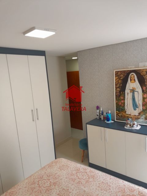 1c751cf2-b16c-4b9d-902d-870efbe763d5-TALAVERA APARTAMENTO Campestre 20746 Detalhes do imóvel:

64 m²
02 dormitórios, sendo 01 suíte
Sala confortável
Cozinha ampliada
Lavanderia separada

Área frontal fechada com cobertura retrátil, ampliando a cozinha
Área dos fundos com cobertura fixa e janelas, utilizada como lavanderia

Móveis planejados na Cozinha - Sala - Banheiros - Suíte - Lavanderia (apenas o segundo quarto não possui planejados)
