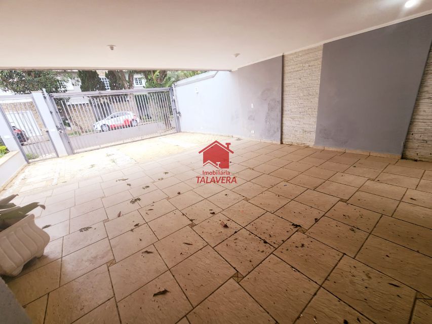 1ce339d2-93c2-4e23-84ca-c8f6283a1052-TALAVERA CASA Jardim Sao Caetano 18116 EXCLUSIVIDADE
Dimensões, características e localização do imóvel:

277m²
03 dormitórios sendo 1 suíte máster com closet e varanda - sala para 03 ambientes - lavabo - copa - cozinha com despensa - área de serviço - dependência de empregada com banheiro social - 04 vagas de garagem. Área de lazer com jardim - espaço gourmet com churrasqueira e forno.

Vamos visitar?