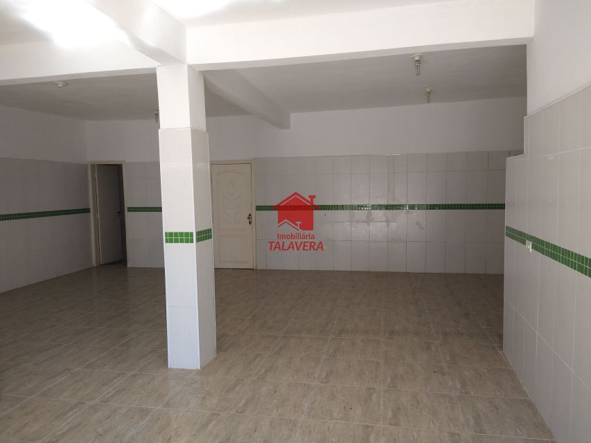 1e081236-6c6d-4741-bda1-7235343aeb31-TALAVERA CASA Sao Jose 20023 Imóvel com 458m de terreno - 395m de construção

São 06 casas com tamanhos próximos (30m) com 03 cômodos. 
01 casa principal com 02 dormitórios, sala, cozinha ,área de serviço e vaga para 02 carros. Conta também com um amplo salão de aprox. 100m com banheiro.
(algumas imagens - para ter conhecimento total das casas, somente com agendamento, imóveis alugados). Excelente opção para renda.

Vamos visitar?