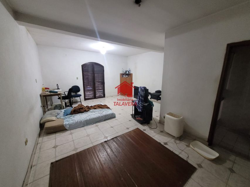 1e1c933e-6a96-46fe-876b-b45d139117bc-TALAVERA CASA ASSOBRADADA Boa Vista 19128 Casa residencial ou comercial de 250m² com 04 dormitórios, 01 sala para 02 ambientes, 03 banheiro social, 01 área de serviço, sem vaga de garagem 

Imóvel fica bem localizado.

Vamos visitar?
