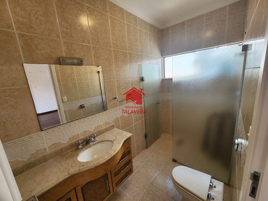 1fc8d94f-bea5-43aa-9535-bd4bb6085410-TALAVERA SOBRADO Ceramica 19345 03 dormitórios (01 suíte) - sala 02 ambientes - cozinha planejada - 02 banheiros - lavabo - churrasqueira - despensa - área de serviço com dormitório e banheiro, 02 vagas.