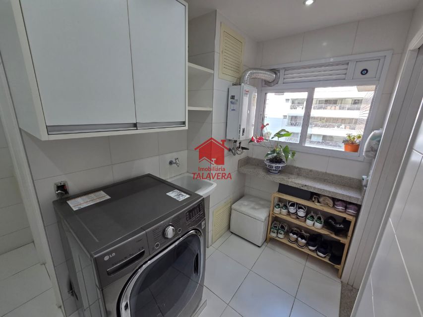 2542b909-9810-41c8-8237-33f2a38b0f4f-TALAVERA APARTAMENTO Espaco Ceramica 20486 Apartamento á venda 135 m com 3 dormitórios sendo 3 suítes, Alto Padrão Mobiliado, com varanda (sacada) gourmet, com conforto e sofisticação no melhor de São Caetano do Sul.
Apartamento mobiliado. 2 vagas.
Características do imóvel:
3 suítes ( dormitórios ) espaçosas, com acabamentos de bom gosto
Sala espaçosa com 2 ambientes, lavabo e iluminação natural abundante
Varanda gourmet com churrasqueira e fechamento em vidro perfeita para receber seus familiares e seus amigos
Cozinha ampla, planejada, integrada ao espaço com estilo e praticidade
Área de serviço com banheiro.
2 vagas de garagem privativas e bem localizadas

Vamos visitar?