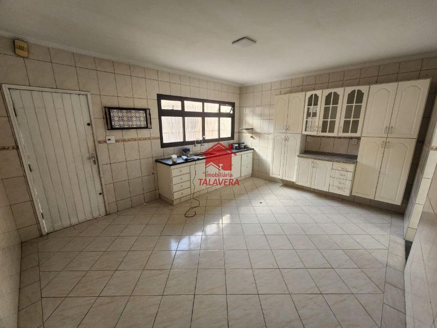 2849b34e-9089-4647-9198-86b4ead8fb91-TALAVERA CASA Osvaldo Cruz 19439 Sobrado  de 120m² com 03 dormitórios sendo 01 suíte, 01 sala, 01 cozinha ,01 banheiro social, 01 área de serviço, 01 quintal com churrasqueira, 03 vagas de garagem .

Imóvel fica bem localizado .

Vamos visitar?
