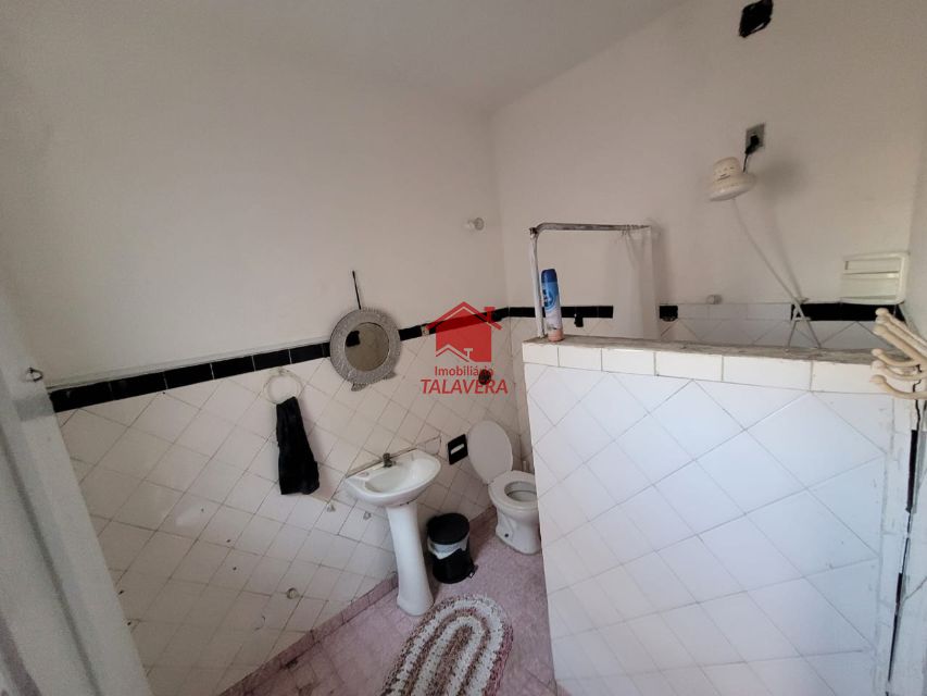 2a640817-e248-4610-bdc1-33d2897c6c54-TALAVERA CASA Osvaldo Cruz 19657 Casa térrea  de 80m² com 02 dormitórios, 01 sala, 01 cozinha ,01 banheiro , 01 área de serviço, 01 quintal, 02 vagas de garagem.

Imóvel fica bem localizado .

Vamos visitar?
