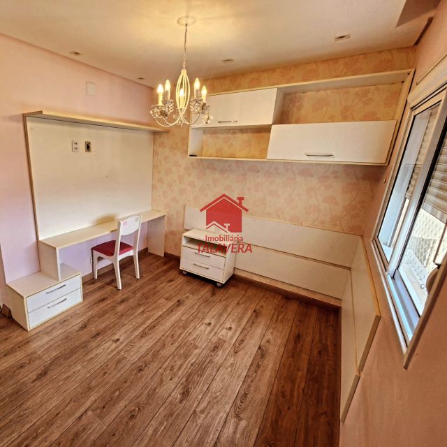 2ad2b4ee-0eeb-45bf-8153-cfbcb32b4913-TALAVERA APARTAMENTO Boa Vista 18553 Apartamento de 146m²  planejado com 03 suítes, 01 sala para 02 ambientes, varanda gourmet, 01 lavabo, 01 cozinha planejada ,01 aera de serviço  , 02 vagas de garagem. Prédio com lazer completo

Imóvel fica próximo Presidente Kenedy e Parque Linear 

Vamos visitar?
