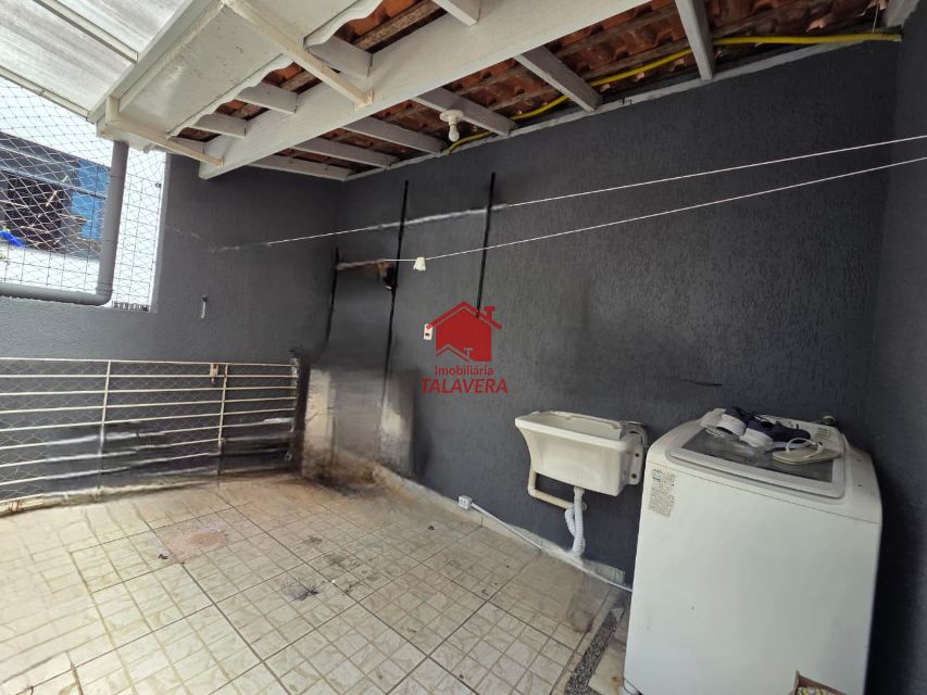 2e1ec70d-b5a3-4651-b7d9-a4908468242d-TALAVERA CASA Osvaldo Cruz 20702 Sobrado  de 180m² com 02 dormitórios sendo 02 suítes ,01 sala para 02 ambientes, 01 cozinha conceito aberto ,01 lavabo, 01 área de serviço com quintal , dispensa  01 vaga de garagem , portão automático, ar condicionado na suite fundos, torneira com aquecimento 

Imóvel fica bem localizado .

Vamos visitar?
