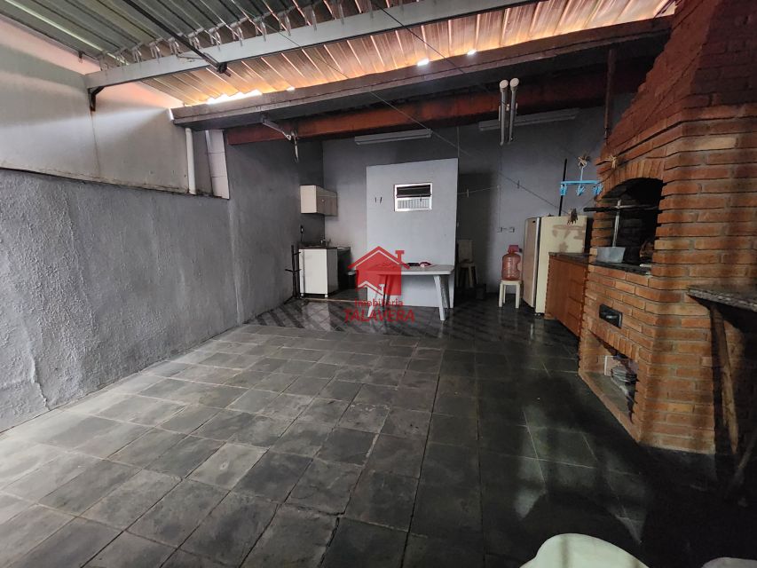 2f6ca624-4ff5-4692-b335-3ada1202f853-TALAVERA CASA Santa Paula 19942 Casa para venda com sala, 02 dormitórios, 02 banheiros, cozinha, área de serviço, quintal e 02 vagas.

141,36m terreno
184,00m construção

Vamos visitar?