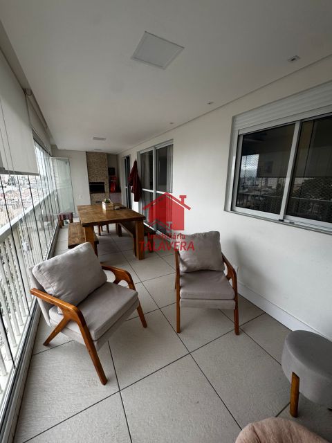3adb66eb-ecc2-4e39-9ecf-698b8b388f62-TALAVERA APARTAMENTO Santa Maria 18632 Dimensões, características e localização do imóvel:

112m²
planejado - lazer completo
03 dormitórios (01 suíte) - sala ampla - varanda gourmet - 01 cozinha - 01 banheiro social - 01 área de serviço – 02 vagas - depósito.

Vamos visitar?