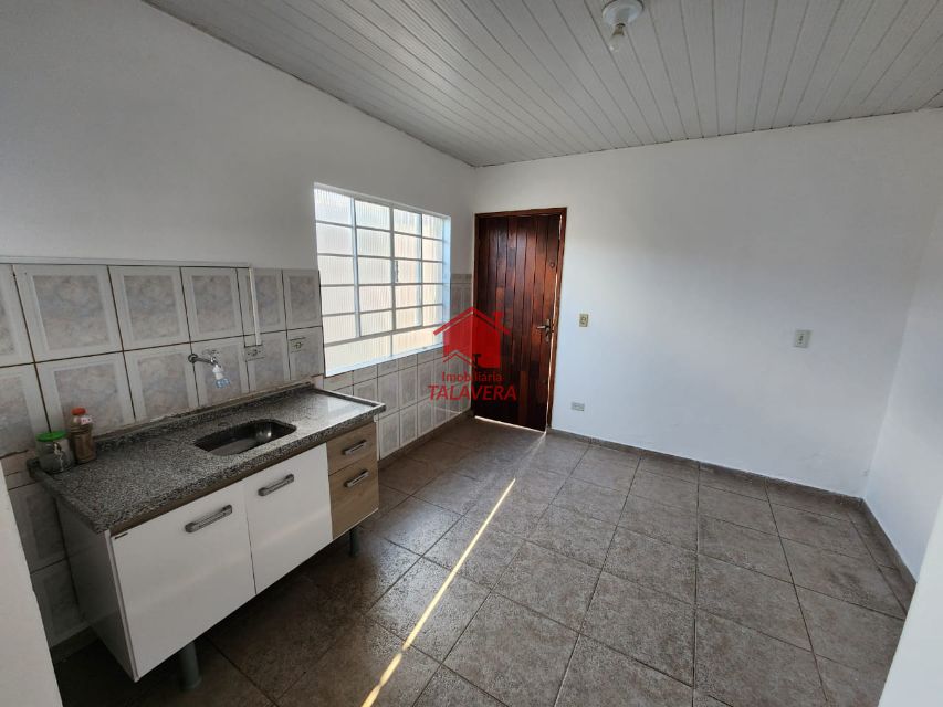 3d80863b-b2fe-4bff-998c-9ed420603c58-TALAVERA CASA Vila Palmares 19787 
Casa  com 85m² com 02 dormitórios, 01 sala , 01 cozinha ,01 banheiro social, 01 área de serviço, 01 quintal no fundos,01 vaga de garagem.



Vamos visitar?
