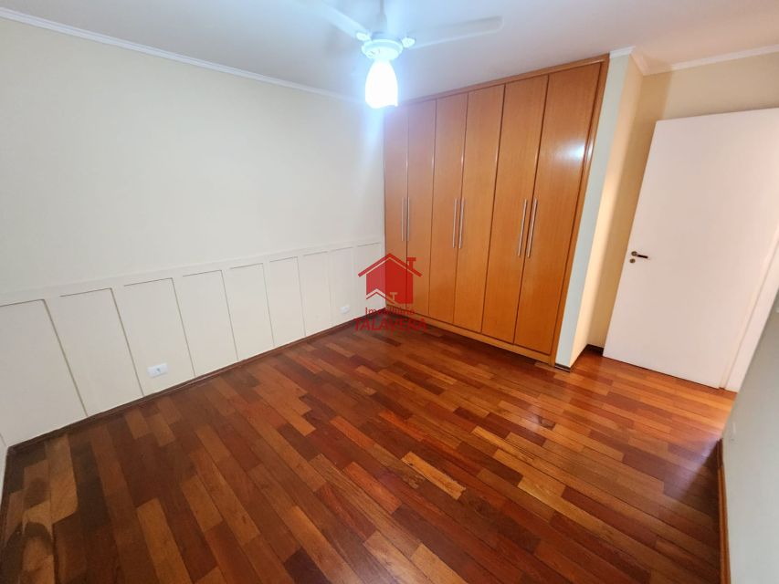 3ef0d3d1-5edb-4b2d-8b56-a7cd05b0cdb1-TALAVERA CASA Jardim Sao Caetano 18135 EXCLUSIVIDADE
Dimensões, características e localização do imóvel:

277m²
03 dormitórios sendo 1 suíte máster com closet e varanda - sala para 03 ambientes - lavabo - copa - cozinha com despensa - área de serviço - dependência de empregada com banheiro social - 04 vagas de garagem. Área de lazer com jardim - espaço gourmet com churrasqueira e forno.

Vamos visitar?
