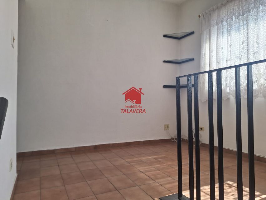 3f2207a3-119b-4c85-9118-75aa6bf35348-TALAVERA CASA Olimpico 19241 Casa de 70m² com 01 dormitório, outro dormitório pequeno  (01 pode ser escritório), 01 sala, 01 cozinha ,01 banheiro, 01 área de serviço. Sem vaga de garagem.

Vamos visitar?
