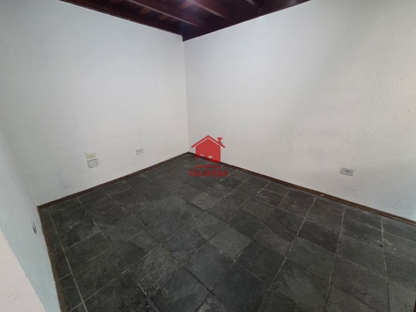 3ff5b072-485f-4eb3-81b2-6bc24cc7ce95-TALAVERA KITNET Santa Paula 20848 kit Net com 30M²  01 dormitório, 01 sala , 01 cozinha , 01 banheiro, 01 área de serviço .

Imóvel fica próximo a rua amazonas .

Vamos visitar?
