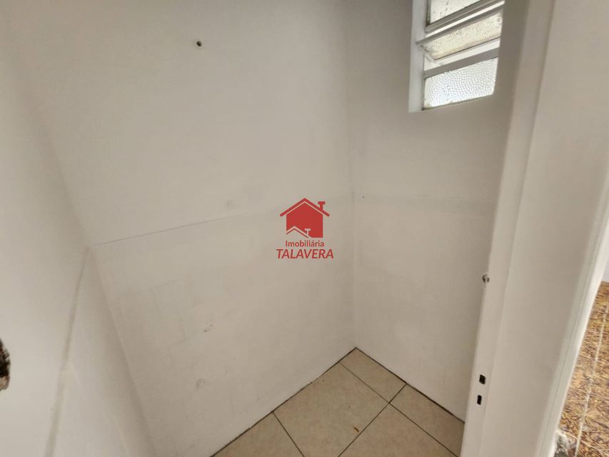40c85dac-569e-42ac-b804-d6b420556f5e-TALAVERA CASA Osvaldo Cruz 19987 Apartamento de 260m² com 02 dormitórios, 01 sala, 01 cozinha ,02 banheiros, 01 copa ,01 área de serviço  01 quintal , 05 vagas  de garagem.

Imóvel fica próximo á Visconde de Inhauma .

Vamos visitar?

