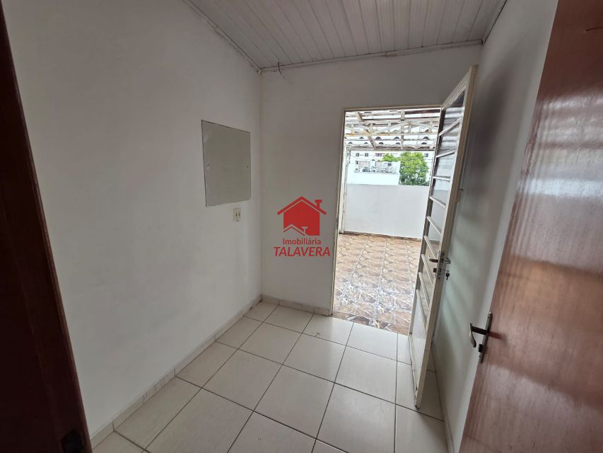 422e96a7-c6c4-4753-a88e-288d431d2dd0-TALAVERA CASA ASSOBRADADA Santa Paula 20834 Casa Assobradada  de 90m² com 01 dormitório , 01 sala,01 cozinha ,02 banheiros ,01area de serviço.

Sem Vaga de garagem 

Imóvel fica bemlocalizado

Vamos visitar?

