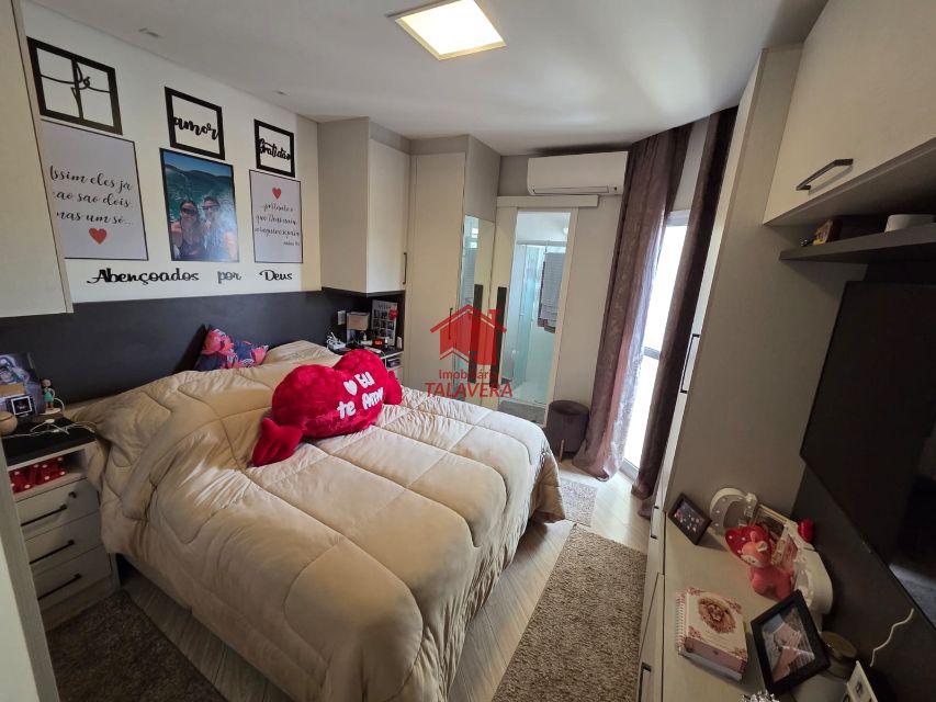 42ffc54d-928c-4132-8512-76be9b4600fc-TALAVERA COBERTURA Nova Gerty 20605 Principais características:
177m toda planejada e ar condicionado nos cômodos com 04 dormitórios (02 suítes), sala 02 ambientes com sacada, cozinha, área de serviço, banheiro social, área gourmet com lavabo, quintal com 30m e 03 vagas. Prédio com elevador, salão de festas e academia.


Vamos Visitar??



