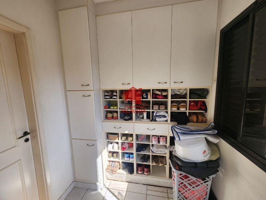 4363ff32-e96f-4a36-bb4a-24de123e7f06-TALAVERA APARTAMENTO Ceramica 19721 Andar alto
Apartamento com 107m
03 dormitórios sendo 01 com suíte - sala 02 ambientes com sacada - cozinha - 02 banheiros - área de serviço - 02 vagas. Prédio com elevador, salão de festas e piscina. 