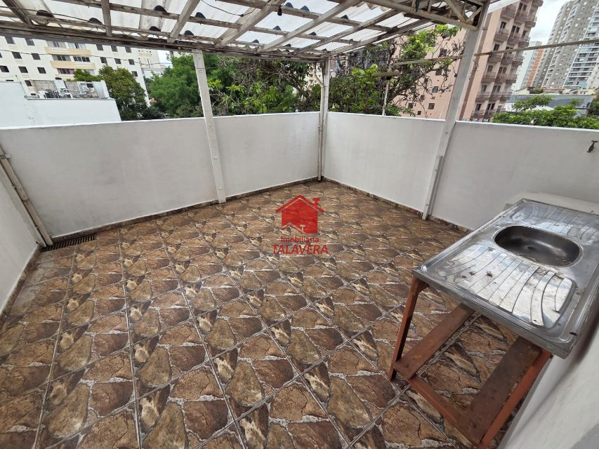 44315e39-b834-44fb-923c-99d0cb78ad92-TALAVERA CASA ASSOBRADADA Santa Paula 20836 Casa Assobradada  de 90m² com 01 dormitório , 01 sala,01 cozinha ,02 banheiros ,01area de serviço.

Sem Vaga de garagem 

Imóvel fica bemlocalizado

Vamos visitar?

