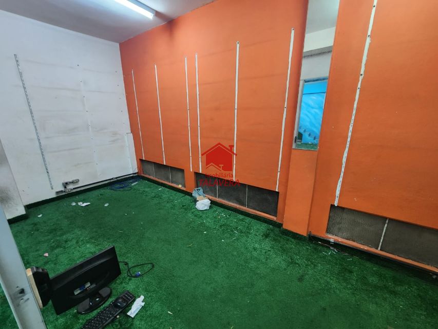 47b7cf97-4313-4c58-b633-141580b6873e-TALAVERA COMERCIAL Osvaldo Cruz 20122 Salão Comercial 

Salões Principais 80 m²

Piso Superior 
02 banheiros 
03  salas 


Piso Inferior 
130m² 

02 banheiros 
03 salas 
01 corredor aberto 

Imovel fica muito bem localizado 

Vamos Visitar 