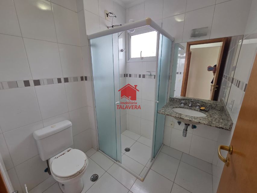 49f8475a-fccf-4313-b247-52bd79c21eba-TALAVERA COBERTURA Ceramica 21084 Cobertura de 220m² com 04 dormitórios sendo 01 suite, 01 sala para 02 ambientes, 01 cozinha ,02 banheiro social, 01 área gourmet ampla , 01 dispensa,01 area de serviço, 03 vagas de garagem. Prédio com elevador e salão de festas com churrasqueira.



Imóvel fica bem localizado .

Vamos visitar?

