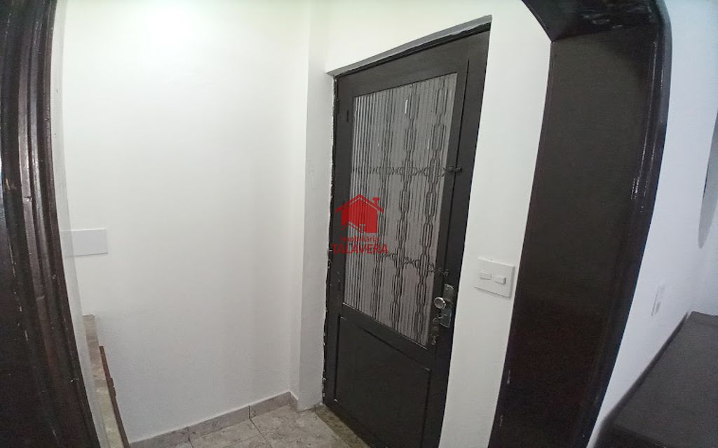 4c06cc2d-47fc-4b8e-9797-76998c5b6dd5-TALAVERA CASA Santa Paula 12831 Ótima Casa Térrea Comercial / Residencial !

O imóvel encontra-se com fácil acesso a R. Oswaldo Cruz e a pouco metros a Av. Goiás com todo o comércio e bancos do Centro.. 

A região é ótima para você que busca praticidade, segurança e entretenimento, agende já uma visita!

Principais características:
03 Dormitórios, 02 Salas, 01 Cozinha / Copa, 02 Banheiros, 02 Lavanderias e Terraço, S/ Vaga.



Vamos visitar?
