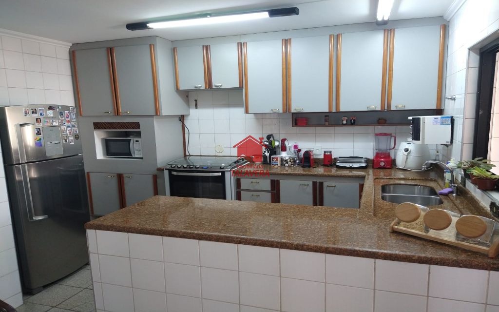 4ddebb91-ad80-4768-a18a-bbbabe3848e4-TALAVERA APARTAMENTO Santa Paula 10171 Apartamento Amplo Residencial!
O imóvel encontra-se em um local privilegiado. Com fácil acesso a  Avenida Goiás, Avenida Presidente Kennedy e Rua Afonso Pena. Acesso fácil e rápido para São Paulo, São Bernardo do Campo e Santo André. Diversas opções de comércios como farmácias, lojas, perfumarias, padarias e muito mais.

A região é ótima para você que busca praticidade, segurança e entretenimento, agende já uma visita!

Principais características:
Metragem privilegiada - Vista livre

Dimensões e características do Imóvel:
Metragem: 169m²
3 Dormitórios - 3 Banheiros - 1 Suíte - 3 Vagas - Academia - Área de Serviço - Armário Embutido - Armário de Cozinha - Copa - Cozinha - Dormitório Empregada - Elevador - Garagem Coberta - Lavabo - Playground - Sacada - Sala 2 ambientes. 

Vamos visitar?
04/04/2022