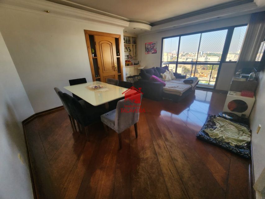 51f8d0e6-b96c-4a27-a617-bc61c2ccbb3d-TALAVERA APARTAMENTO Ceramica 19713 Andar alto
Apartamento com 107m
03 dormitórios sendo 01 com suíte - sala 02 ambientes com sacada - cozinha - 02 banheiros - área de serviço - 02 vagas. Prédio com elevador, salão de festas e piscina. 