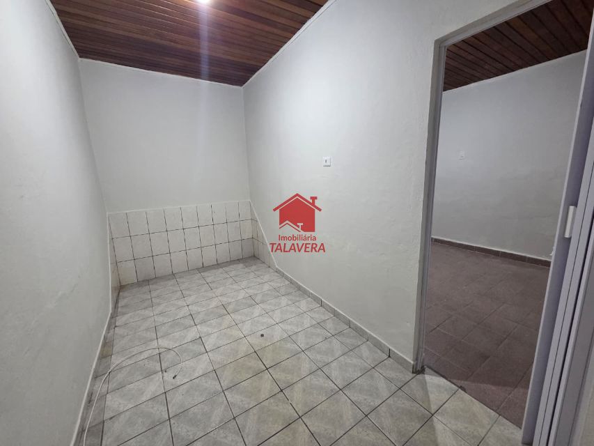 56371dc4-c234-4788-9cee-00822611c632-TALAVERA CASA Nova Gerty 21132 Casa Térrea  de 35m² com 02 dormitórios pequenos , 01 sala, 01 cozinha ,01 banheiro , 01 área de serviço.

Sem vaga de garagem 



Imóvel fica bem localizado  .

Vamos visitar?
