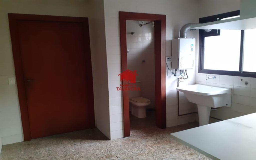 TALAVERA APARTAMENTO Santo Antonio 6022 APARTAMENTO 230m², 04 dormitórios com 02 suítes, 05 w.cs, 01 sala ampla, varanda com vidro e cortina, 01 cozinha com ilha, 01 área de serviço, 01 dormitório de empregada e 02 vagas grandes para carro.