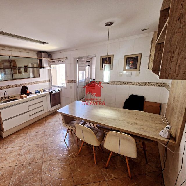 5aed721b-03b5-4ccc-8a2e-83d1a26d70af-TALAVERA APARTAMENTO Boa Vista 18561 Apartamento de 146m²  planejado com 03 suítes, 01 sala para 02 ambientes, varanda gourmet, 01 lavabo, 01 cozinha planejada ,01 aera de serviço  , 02 vagas de garagem. Prédio com lazer completo

Imóvel fica próximo Presidente Kenedy e Parque Linear 

Vamos visitar?
