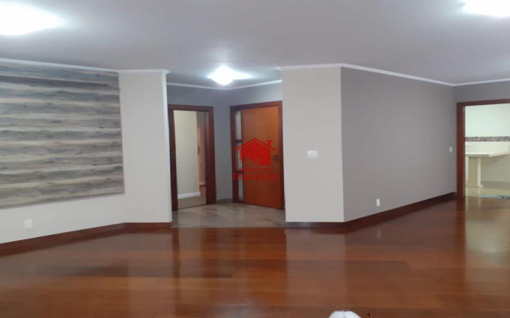 TALAVERA APARTAMENTO Santo Antonio 6013 APARTAMENTO 230m², 04 dormitórios com 02 suítes, 05 w.cs, 01 sala ampla, varanda com vidro e cortina, 01 cozinha com ilha, 01 área de serviço, 01 dormitório de empregada e 02 vagas grandes para carro.