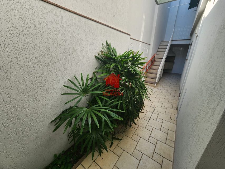 5cf4d918-a41c-43f0-8adb-ebb9f7cccecb-TALAVERA SOBRADO Ceramica 19335 03 dormitórios (01 suíte) - sala 02 ambientes - cozinha planejada - 02 banheiros - lavabo - churrasqueira - despensa - área de serviço com dormitório e banheiro, 02 vagas.