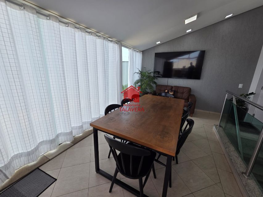 5dac03f2-f636-4ce6-a0b0-28189b757460-TALAVERA COBERTURA Nova Gerty 20619 Principais características:
177m toda planejada e ar condicionado nos cômodos com 04 dormitórios (02 suítes), sala 02 ambientes com sacada, cozinha, área de serviço, banheiro social, área gourmet com lavabo, quintal com 30m e 03 vagas. Prédio com elevador, salão de festas e academia.


Vamos Visitar??



